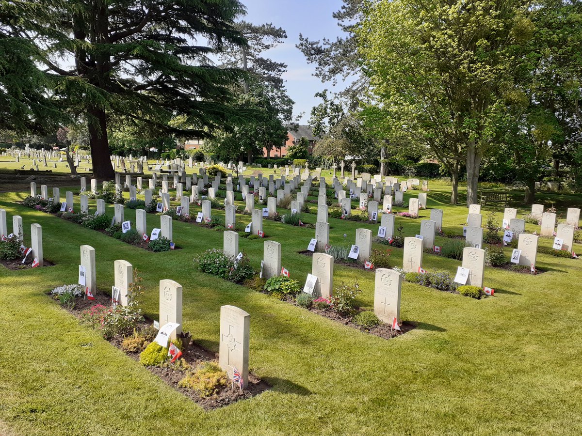 SandraEoHoWest's tweet image. All ready for the first tour at Stratford-upon-Avon Cemetery @cwgc War Graves week #EOHO