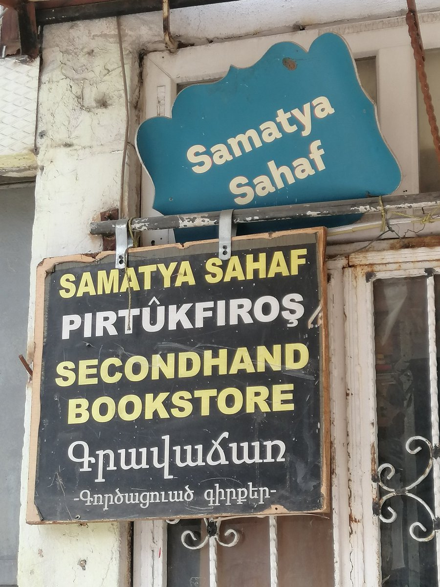 Samatya.. Farklı dillerde sahaf