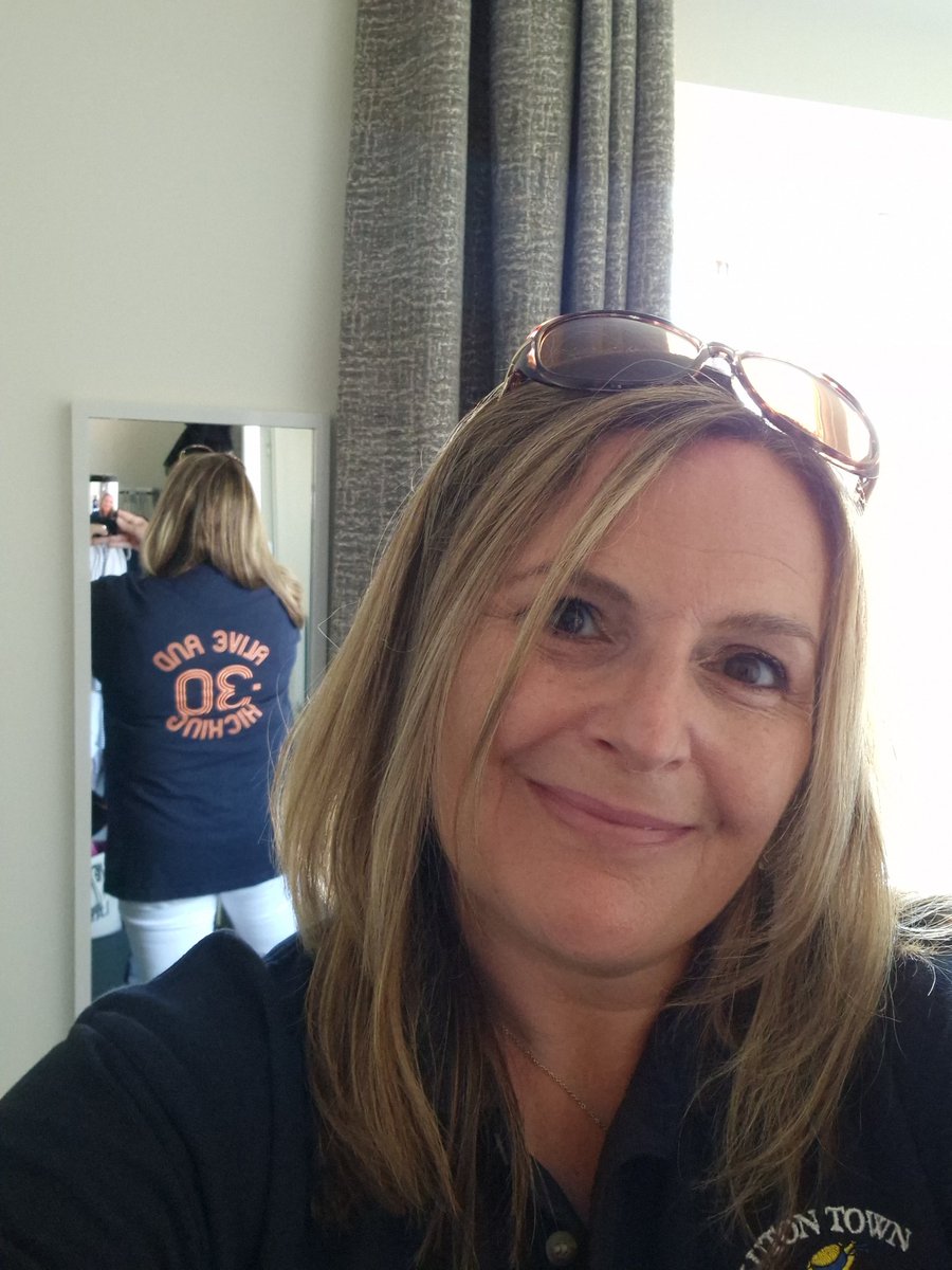 EmmaDavis71's tweet photo. -30 "alive and kicking" time to stick it to the FA... one more time let's go @LutonTown @wearelutontown 
@HattersHeritage 

Wembley we're on our way 🧡💙 https://t.co/pzTFcVqPHR