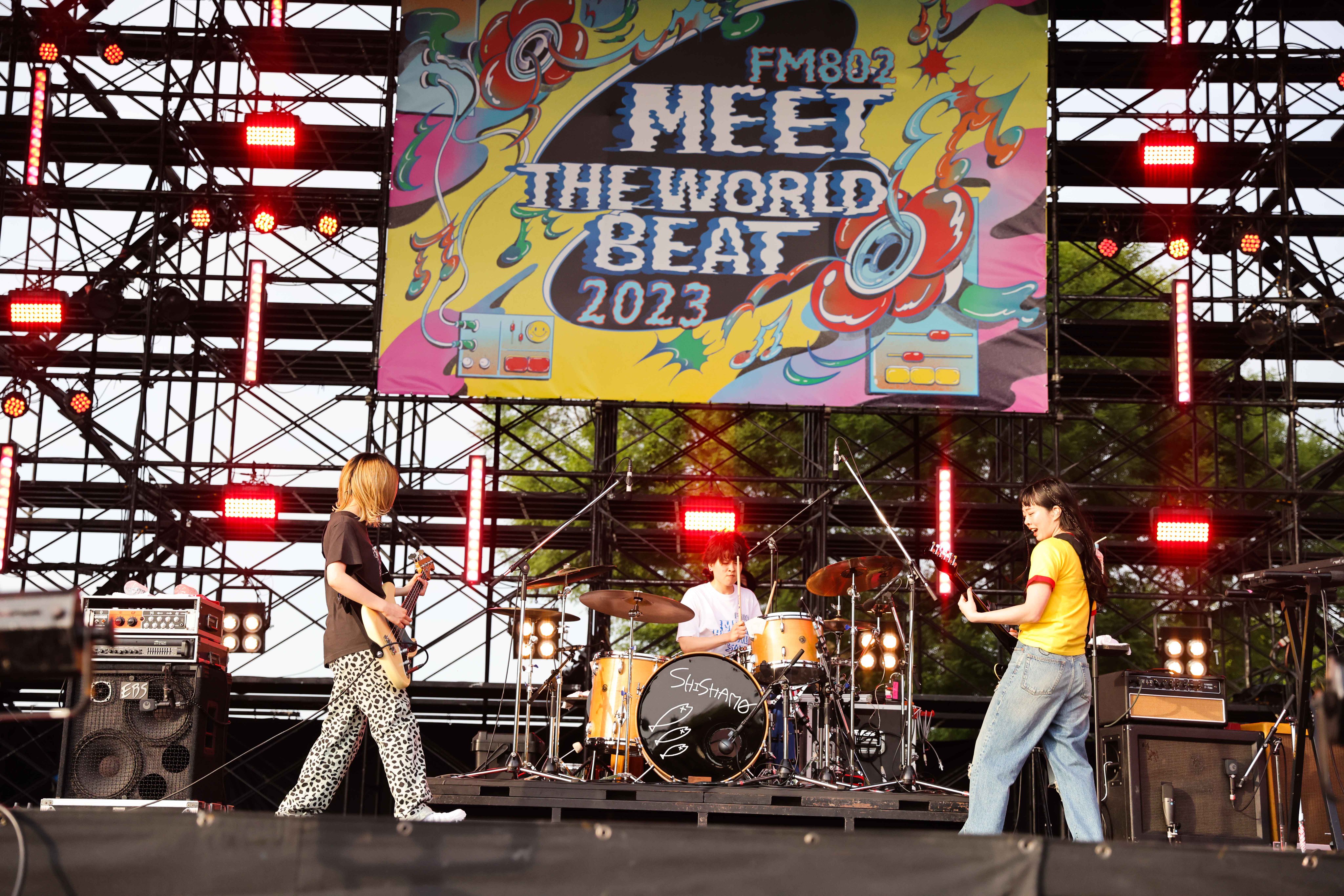FM802 on X: 