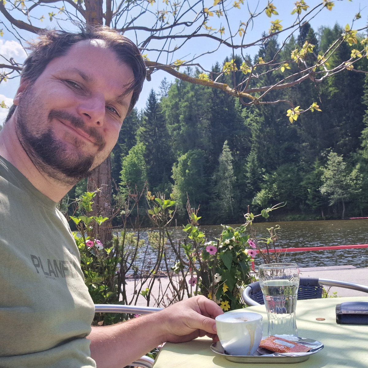 RollingSohn's tweet photo. Gruß vom Natterersee geht raus an die #kaffeegang 🤩

Kaffee am See. Das reimt sich. Und was sich reimt, ist gut!

Genießt das Pfingstwochenende, wenn ihr irgendwie könnt! #Pfingsten #inTirol #Natters https://t.co/j3UPKAlwe1
