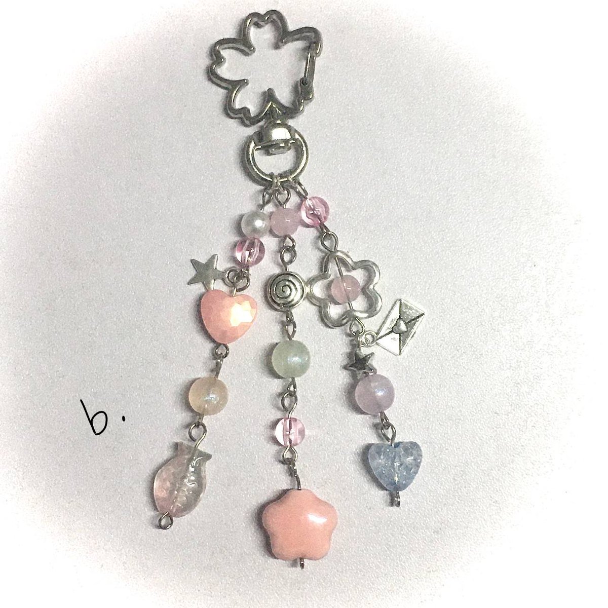 mugistars's tweet photo. — 🍄 › wts lfb charm   𓄹

        beaded charms ✮
᠉ 210 each
᠉ dm for order form  𓇼

#. wts lfb wtb lfs beaded charms https://t.co/cmzF9g1vaW