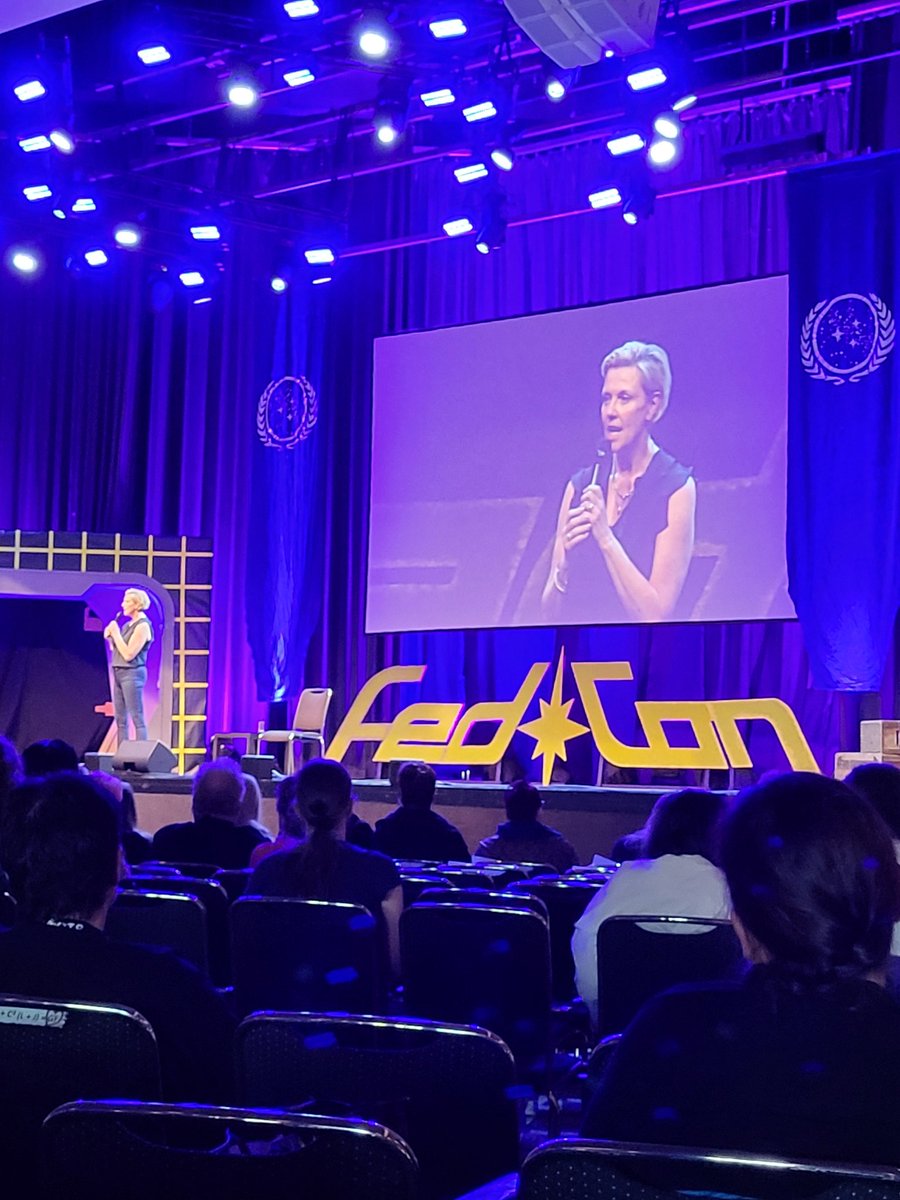 JacksCabinCrew's tweet image. I was a bit late for the Amanda Panel today but got something for you all...😍 #fedcon