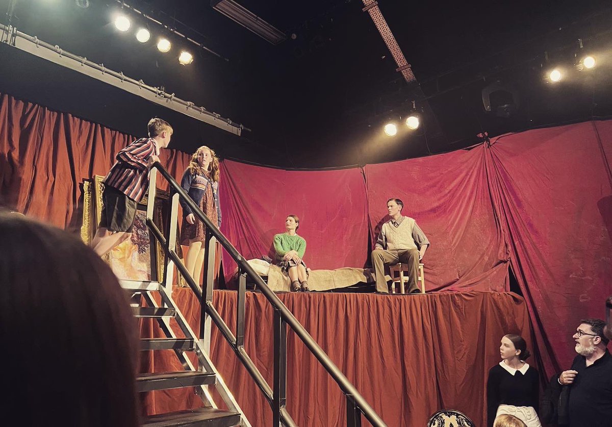 CharlestonBedes's tweet photo. Many of our Charleston Lower 5th and first year took part in the bedesparts production of through the wardrobe… it was an incredible performance and all should be incredibly proud!!! 💗💗 https://t.co/Ngtqf2RlmZ