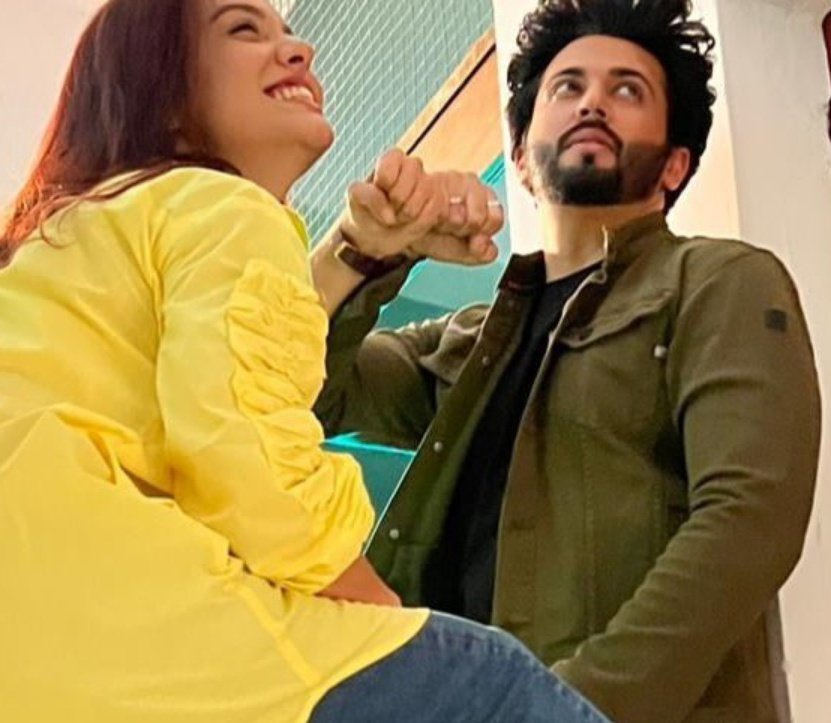 ManatChoudhry's tweet photo. All the very best🤞🏻 cuties 🥰
Do it and hit the screen with a blast 💥
#DheerajDhoopar #DivyaAgarwal https://t.co/1FIFytBDMY