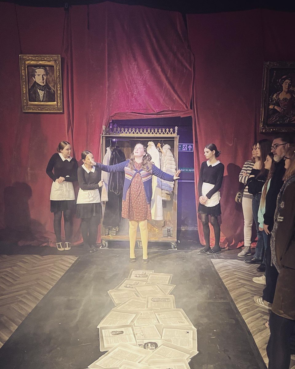 CharlestonBedes's tweet photo. Some more photos of our charlstonians in action in the production of through the wardrobe https://t.co/GDedX4M2rH