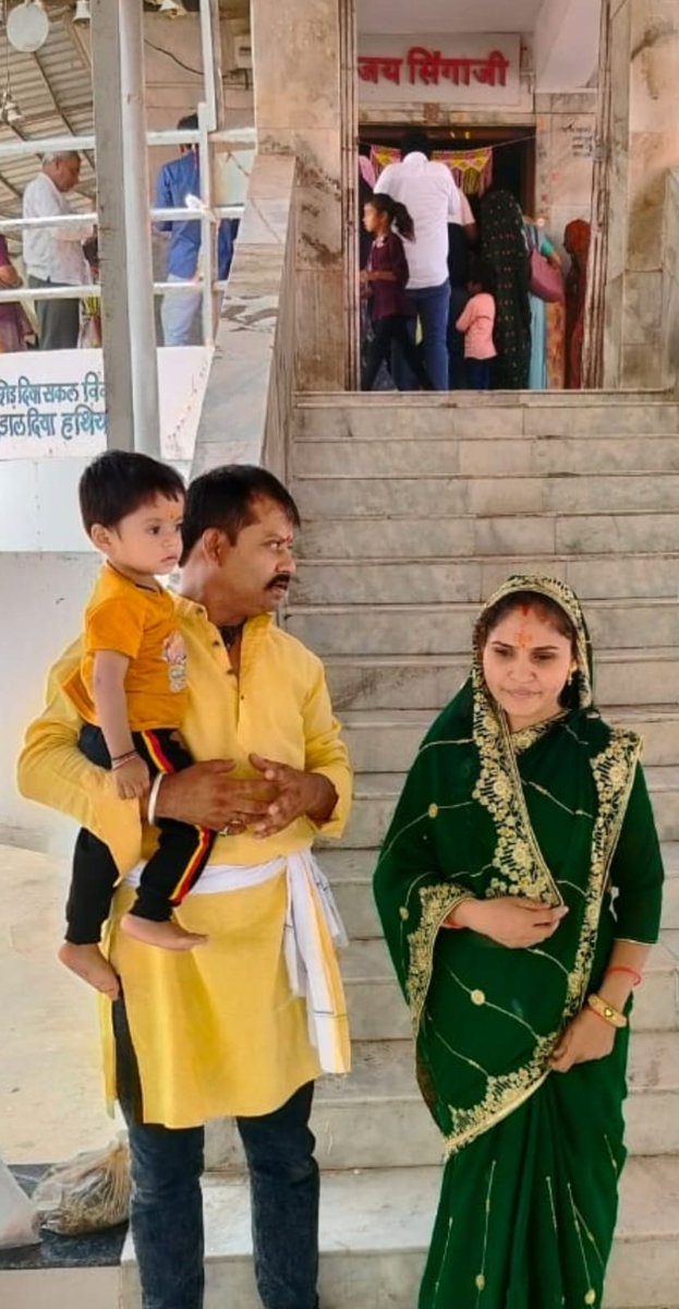 khndwawala's tweet photo. जहाँ #राम #कृष्ण ने #जन्म लिया वहाँ #हनुमत का #ढेरा ये #भारत देश है #मेरा...
तेरा वैभव अमर रहे माँ हम दिन चार रहे ना रहे...
हम ऐसे लड़ेंगे यार की दुनिया याद करेगी.
#इंक़लाब #जिंदाबाद https://t.co/hGk6YUdGvd