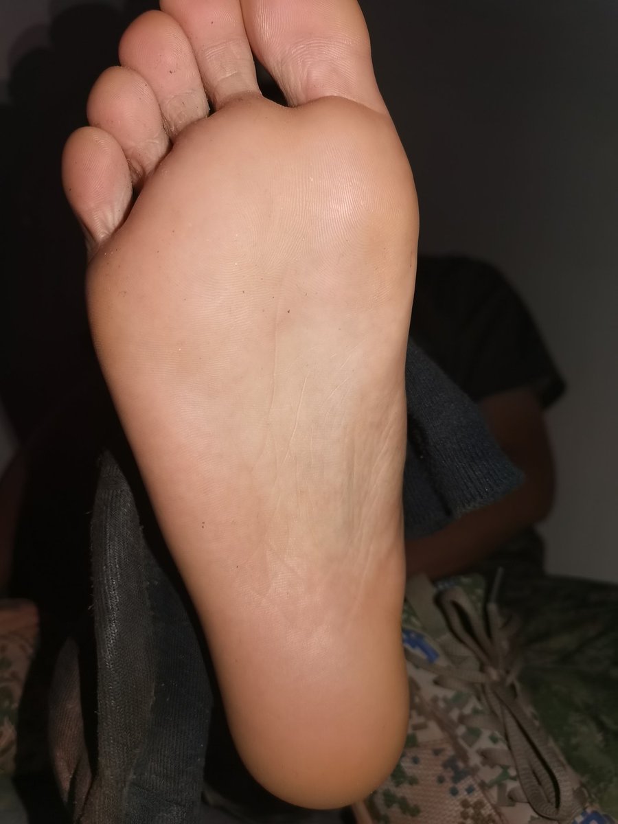 BGGDYW's tweet photo. 这么喜欢袜子��双袜子给你们吧夏天了训练袜子有点脏，评论区抽一个。(今天1000粉丝了抽一双，看情况喜欢的人多后面会不定时抽)平时很少时间玩推，私信也很少回。 https://t.co/i5mnzrAJZr