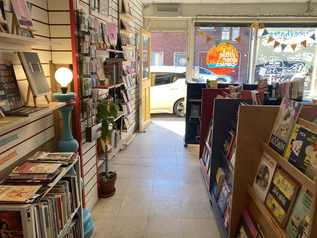 littledeercmx's tweet photo. Open until 4 today! 

The sun is shining and the shop is full of comics!

https://t.co/pFMBcXquTZ https://t.co/vRjiyIi9Ho