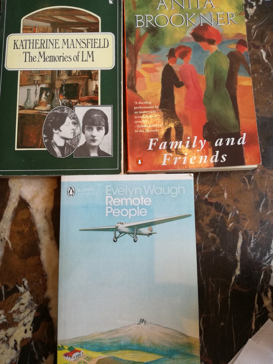 kaggsy59's tweet image. So I may have snuck into town... the results are vegan cheesecake, coffee and some serendipitous #bookfinds in the local Oxfam! 😊😊