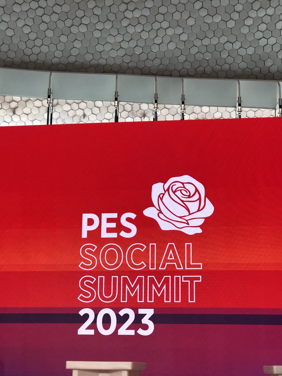 Attending the #PESSocialSummit in Porto was an incredible experience. Socialists from across Europe gathered to fight for stronger #SocialRights for citizens.