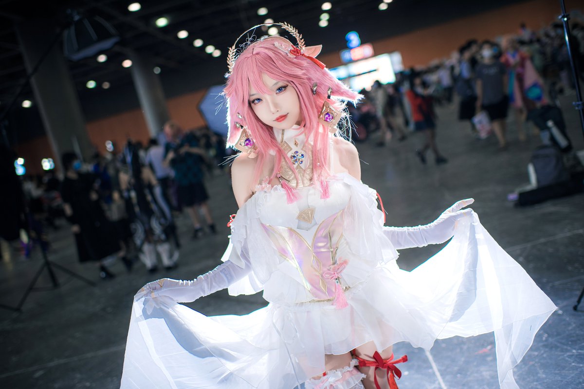 ssf91ss's tweet image. 萤火虫漫展场照：原神cosplay 八重神子同人花嫁
出镜：狐玖玖

#cosplay #原神 #八重神子