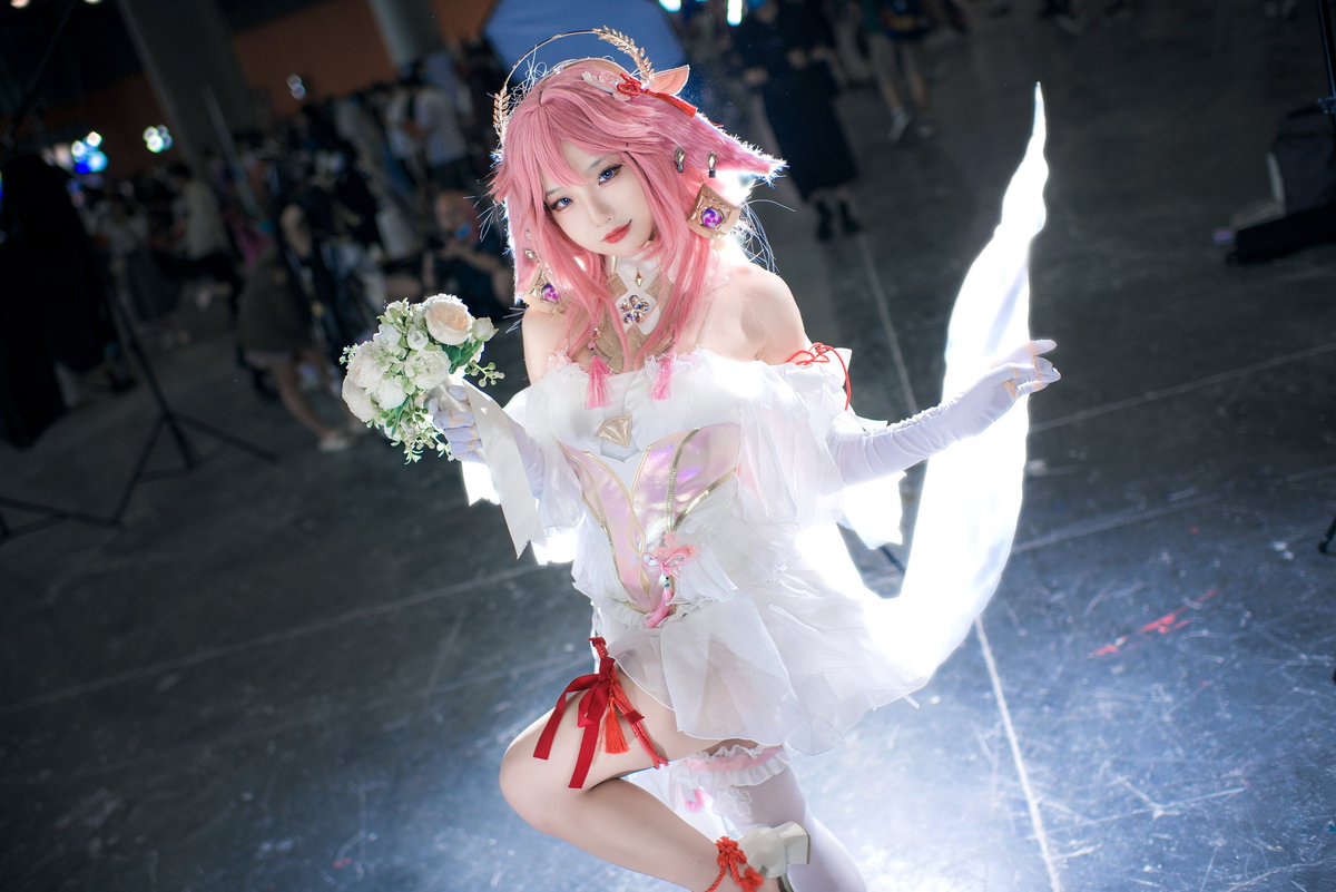 ssf91ss's tweet image. 萤火虫漫展场照：原神cosplay 八重神子同人花嫁
出镜：狐玖玖

#cosplay #原神 #八重神子