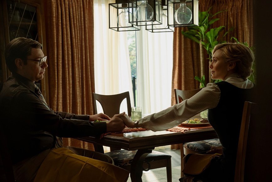 ECOlsenUpdates's tweet photo. New stills of Elizabeth Olsen and Tom Pelphrey in the final episode of #LoveAndDeath 🪓 

Via: Tom Pelphrey on Instagram https://t.co/RdNCvCu4Gq