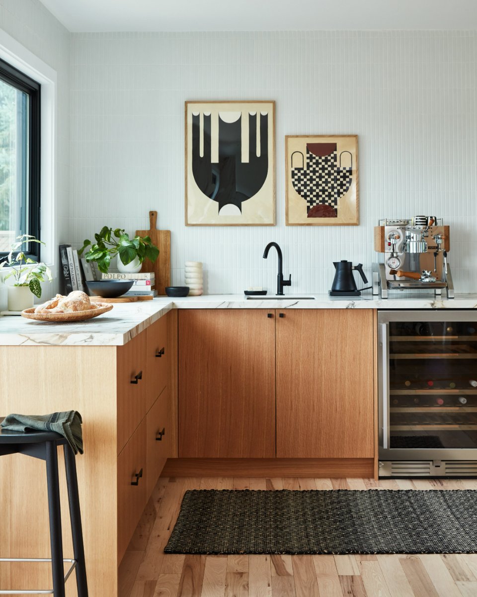 NeolithOfficial's tweet photo. The perfect corner to practice your barista skills ☕

#Neolith Calacatta Luxe countertop / design by arren williams / photo by stacey snaps / styling by me and mo / distributed by CIOT / #TouchFeelLive at https://t.co/Fppm3CLIuC https://t.co/HzLCFWrYW5