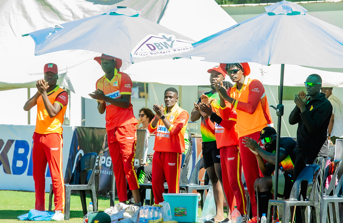 #6thOneDayer - After 35 overs, Zimbabwe Select are 241/3

(Ervine 114*, Williams 7*)

LIVE: shorturl.at/dhACV

#ShaheensInZim