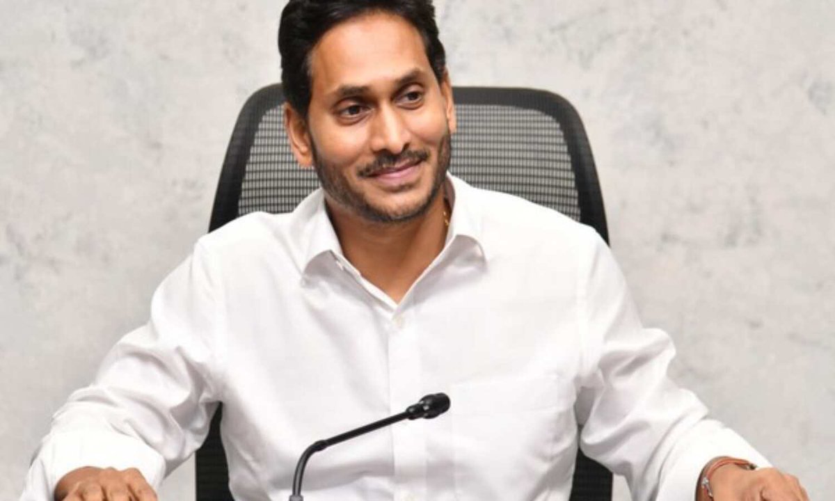 The Chief Minister of AP has unveiled the brochure for the G20 #GlobalPharmaSummit 2023. Explore the cutting edge advancements in the #pharmaceuticalindustry and the potential for global collaborations. #G20summit #PharmaInnovation @ysjagan @DrSrinubabu 
theprint.in/india/andhra-p…