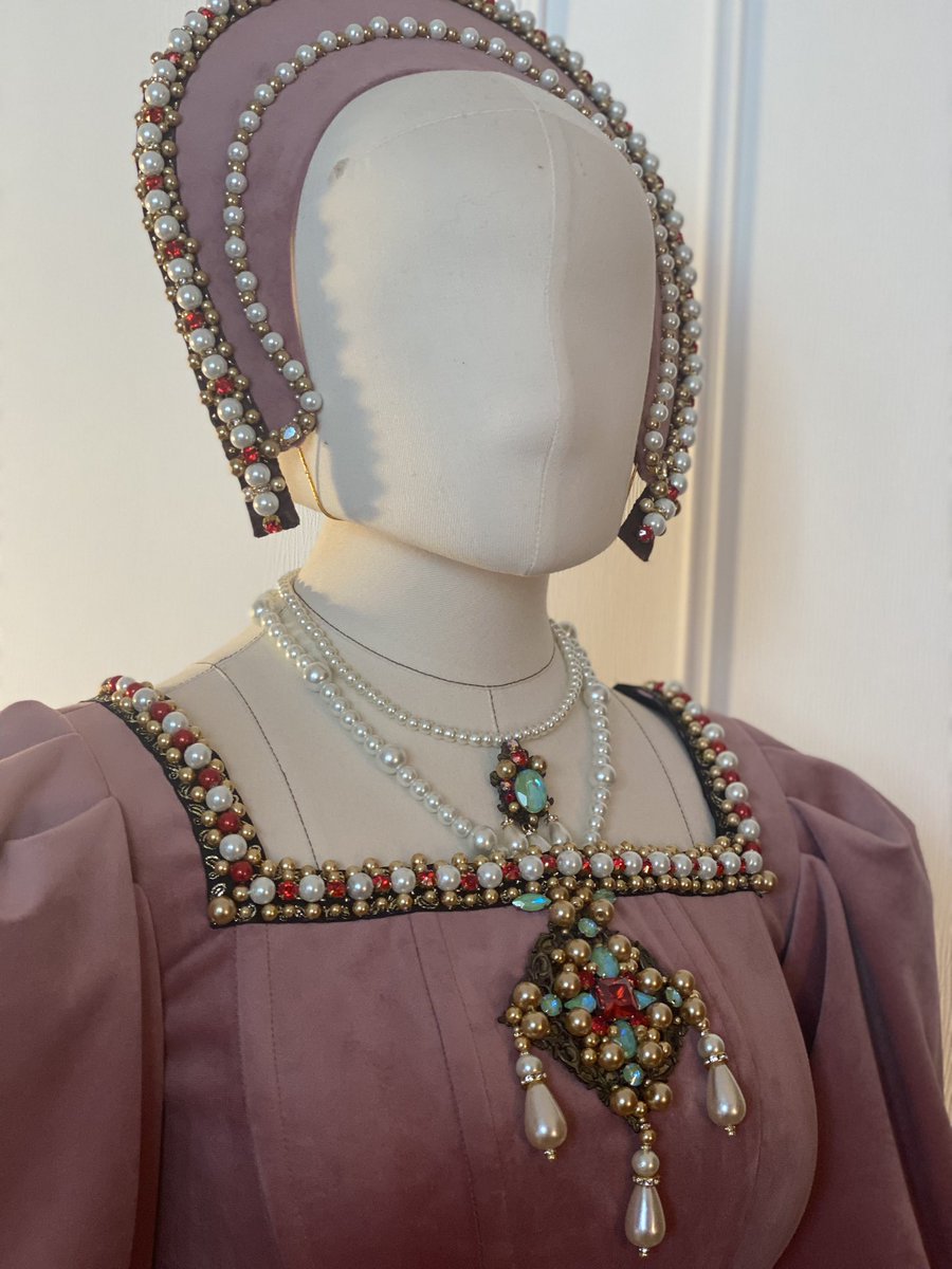 И еще добила Шарлотту из Берсерка!
Побежала сегодня еще добивать заказ