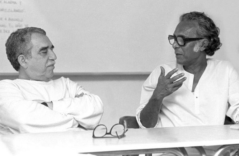 Found this online. #GabrielGarciaMarquez and #MrinalSen when they served on the @Festival_Cannes jury in 1982.  Marquez received his Nobel prize later that year!