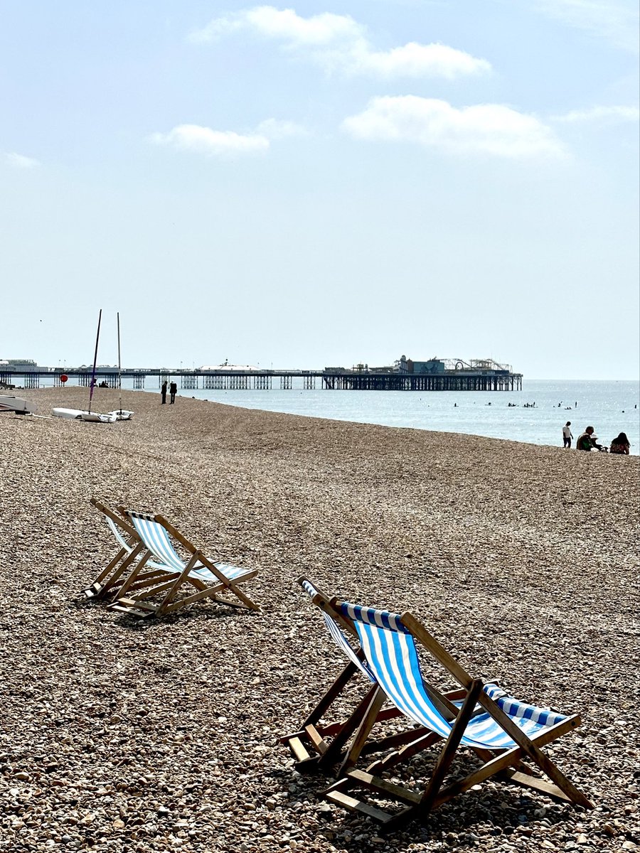 #Deckchairs are available and waiting for the bank holiday crowds in super #sunny and #warm #Brighton @ThePhotoHour @StormHour