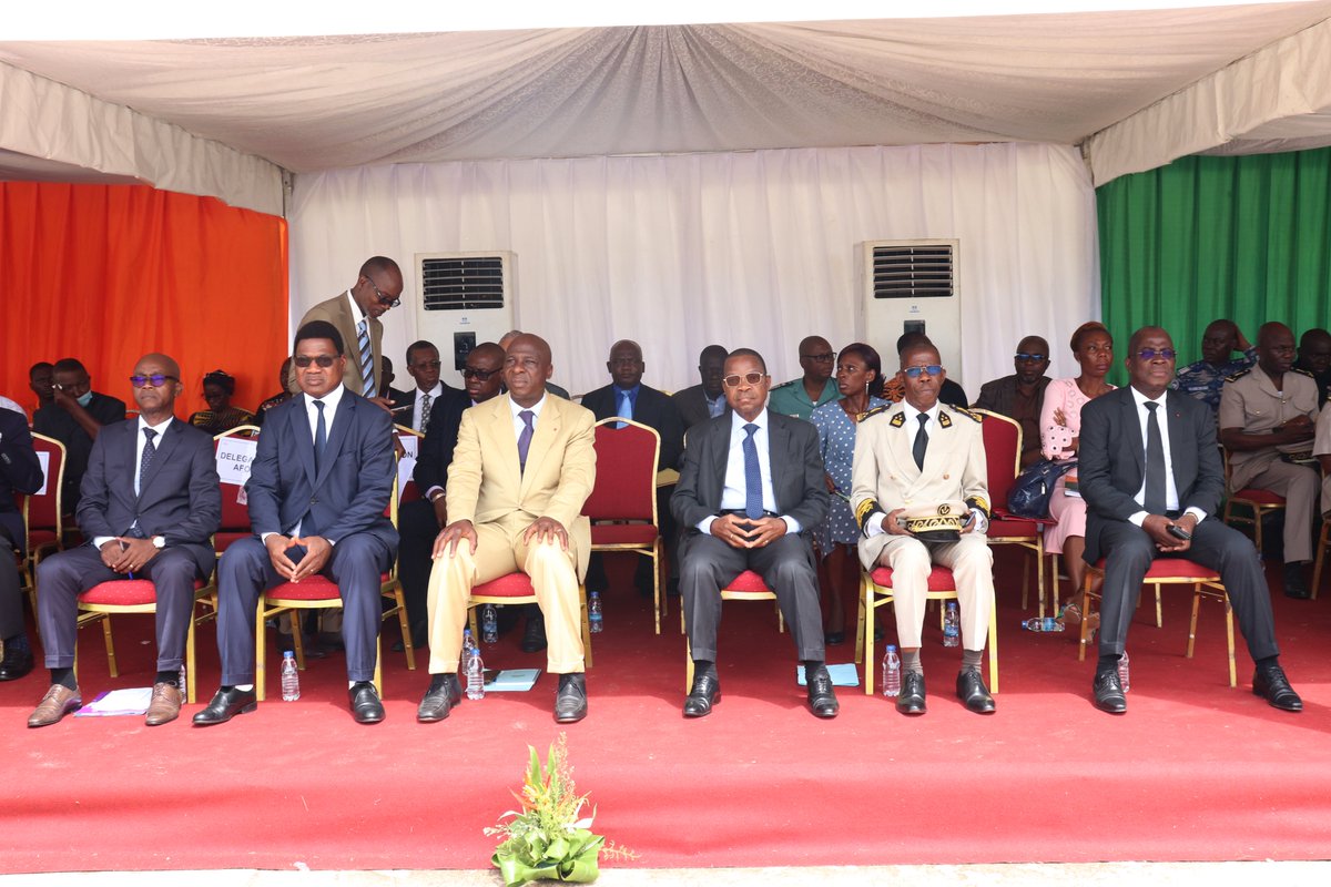 AgenceAFOR's tweet photo. Depuis la Mé, le Ministre SÉKA SÉKA, au nom du Premier Ministre Patrick ACHI, annonce de bonnes nouvelles...De 6 à 16.
Tout savoir ici 👉 https://t.co/b9ulK42uKl
#afor_civ
#pamofor
#Primature
#certificatfoncier
#securisationfonciererurale
#De6a16
@primatureci https://t.co/K8XnBX5yEM