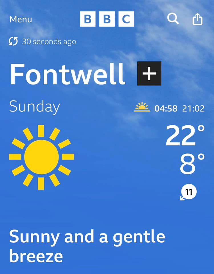 FontwellPark's tweet photo. Tomorrow ☀️

Our Big Bank Holiday Family Fun Day returns!

🏇🏻Epic Jumps racing
🎶 V2 Radio Sussex
🎡 FREE funfair and inflatables
🎨 FREE Facepainting 
🐴 FREE pony rides 
🍔 Tasty food &amp; drink concessions 

KIDS GO FREE ➡️ https://t.co/EDAOACQpOa https://t.co/BDJOFe5nJp