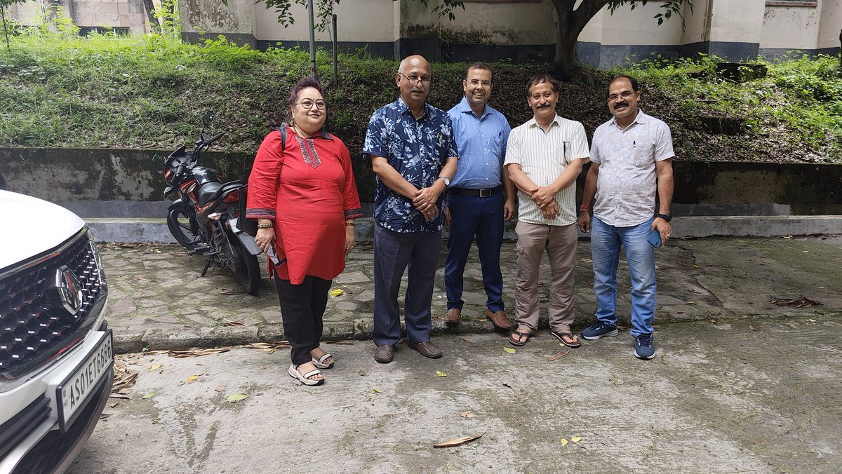 KishoreBJP's tweet photo. Pleased to meet Prof. @UtpalBora of @IITGuwahati today, discussed problems faced by  #MugaSilk &amp; its production and other issues. @SwapnanilBaruah, IAS(Retd), @AlakanandaDas, President #WICI, &amp; #RatulLahkar accompanied me. 

@BJP4Assam @CMOfficeAssam https://t.co/JawhMxTvss