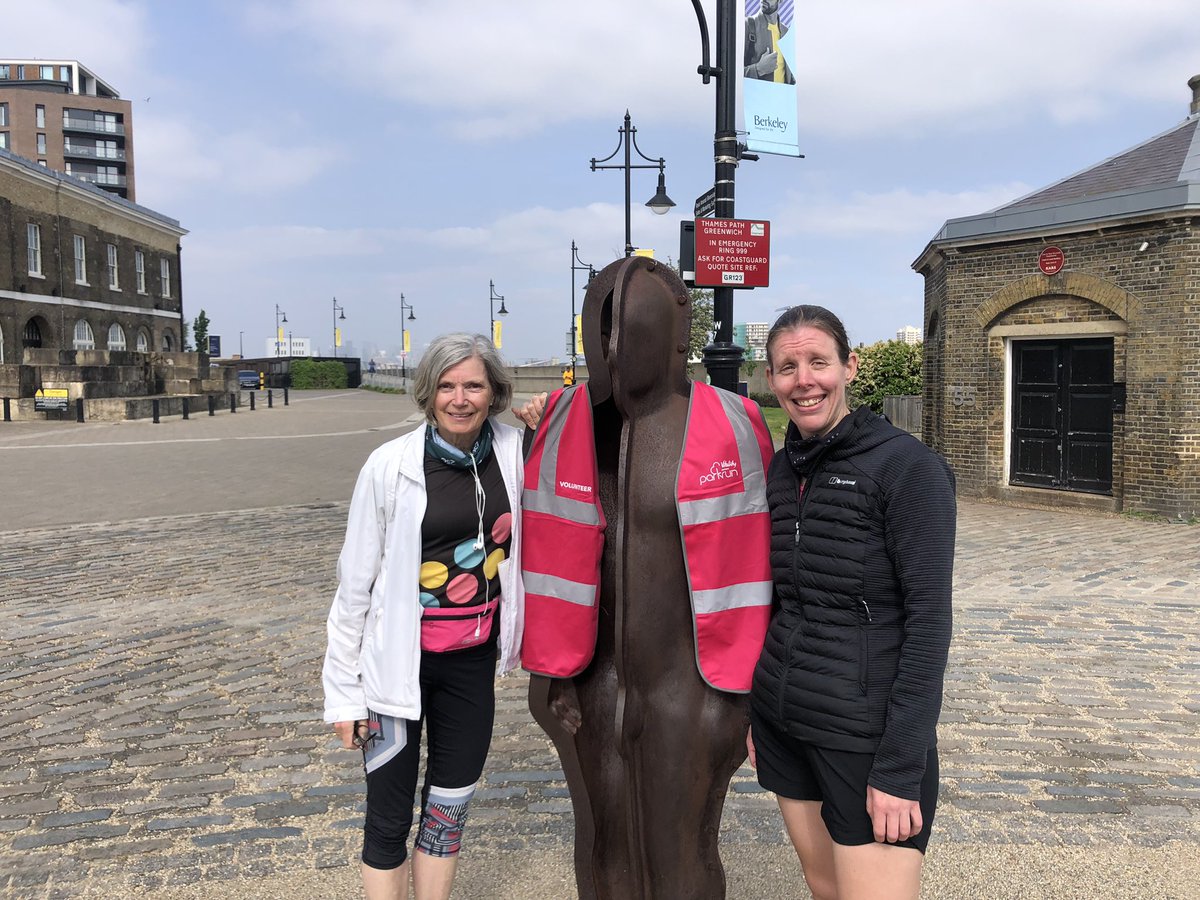 Lovely sunny morning <a href="/ThamesPparkrun/">Thames Path parkrun</a> curly wurly with <a href="/KCHPharmacy/">King's College Hospital Pharmacy</a> <a href="/jonessa1980/">Shelley Jones</a> #loveparkrun