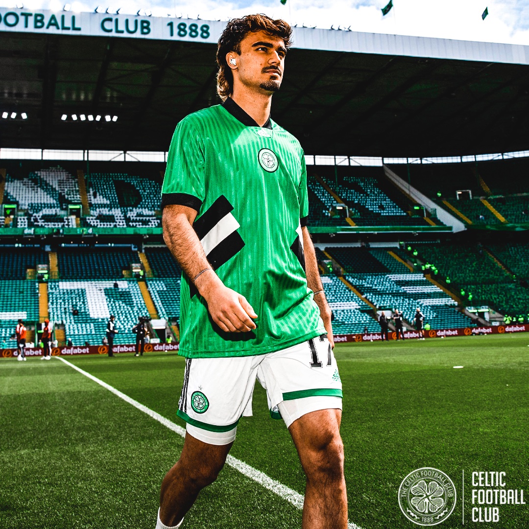 CelticFC's tweet photo. Pre-match in style 😮‍💨

#CelticFC🍀🏆 https://t.co/JbdnGoTos3