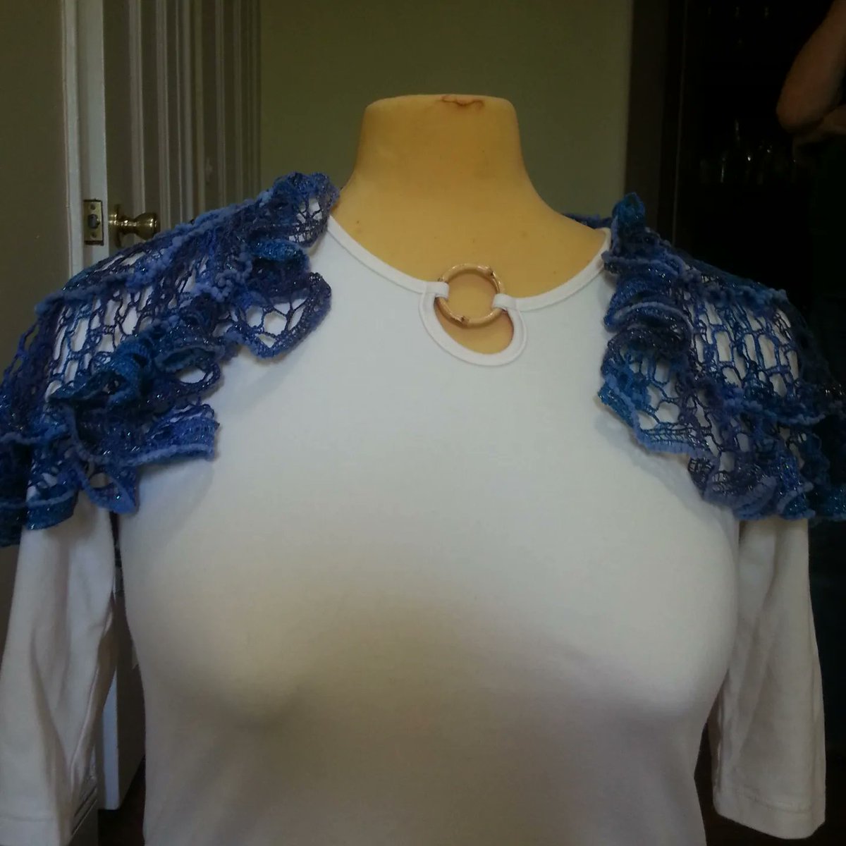 Spring is the perfect time for a flouncy little shawl! #spring #springfashion #shawl #flounce #flouncy #ruffles #bluemettalic #fashionista #fashionfun #fashionaccessories #springstyle #etsyshop #etsyfinds #giftsforher #giftsformom #etsygifts #springwrap etsy.com/listing/234584…