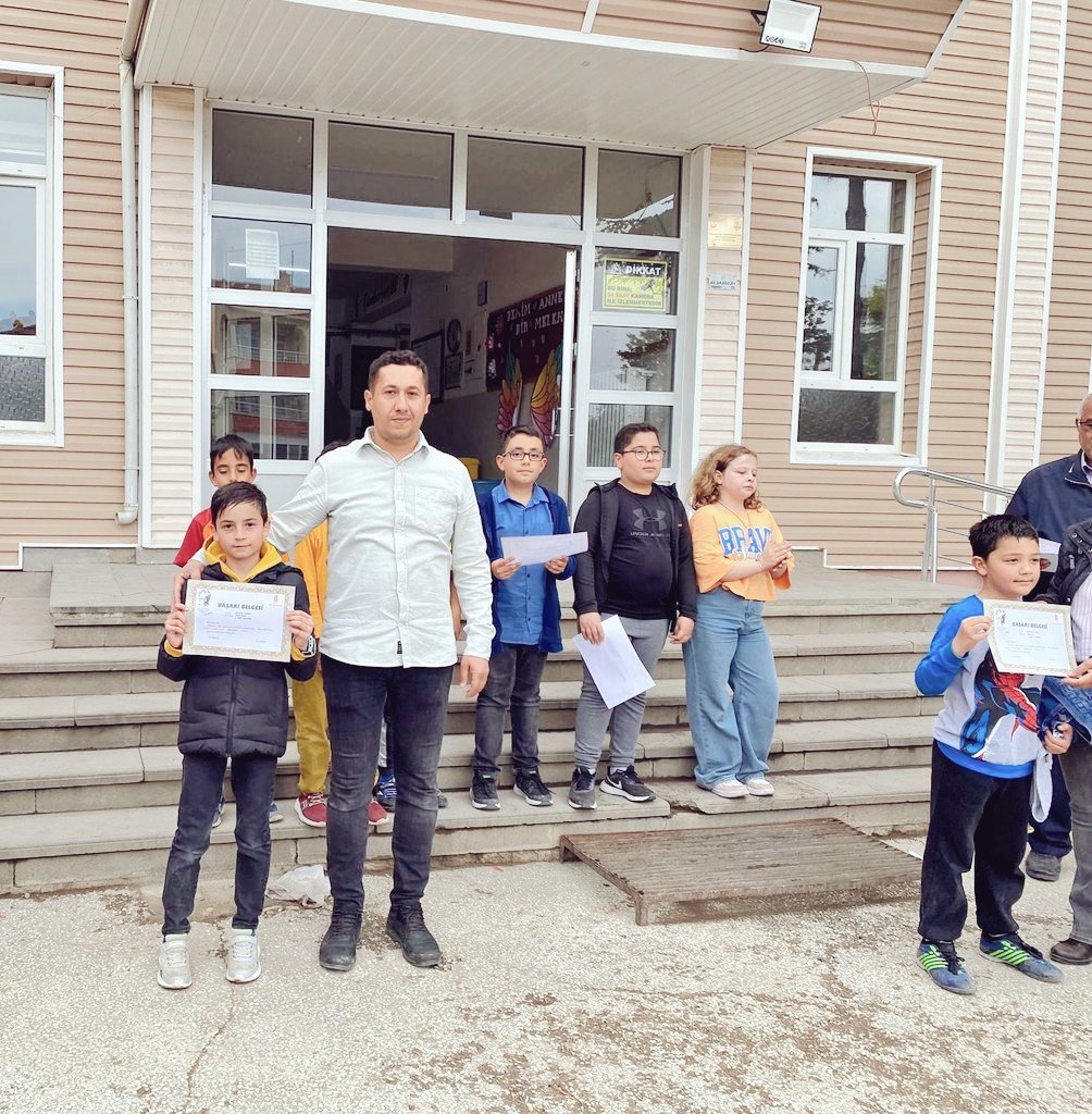 IlkokuluKulu's tweet photo. @konyamem @kuluilcemem @CaglayanMehmett @halilkoc3 @HalilDo78831552 Kulu İlce Milli Eğitim müdürlüğünün düzenlediği 4.sınıflara yönelik izleme ve değerlendirme sınavında dereceye giren öğrencilerimize Alparslan İlkokulu olarak belge takdim ettik. Başarılarının devamını dileriz. https://t.co/M73dNsApMI