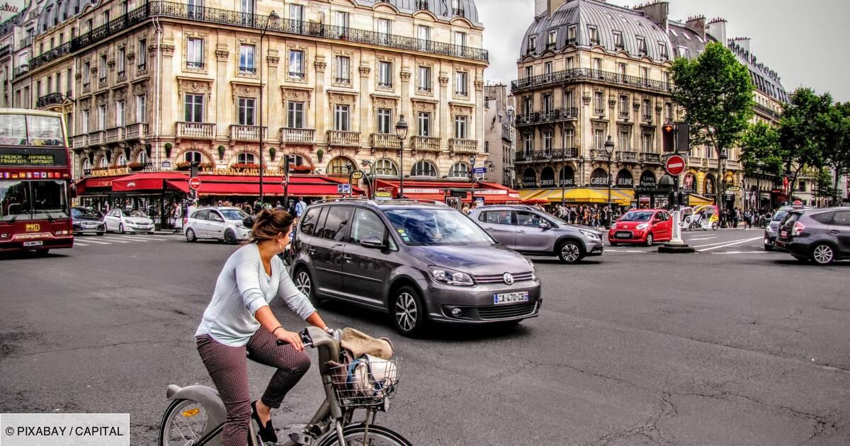 MagazineCapital's tweet photo. Bientôt un Code de la route spécifique pour les Parisiens ? 

Anne Hidalgo souhaite une mise en œuvre dans cinq mois, et va lancer des concertations dès le mois de février https://t.co/JBEbYXuXGp https://t.co/TBeYTyA9MX