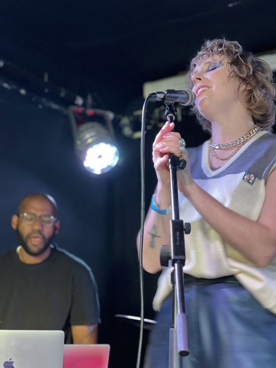 kamgigs's tweet photo. caught up with @Softeepopstar &amp; @GermeinSisters (again!) at @LNSource showcase at @theoldbluelast this week #softee #germein #kamgigs https://t.co/fbNpKwA6LY