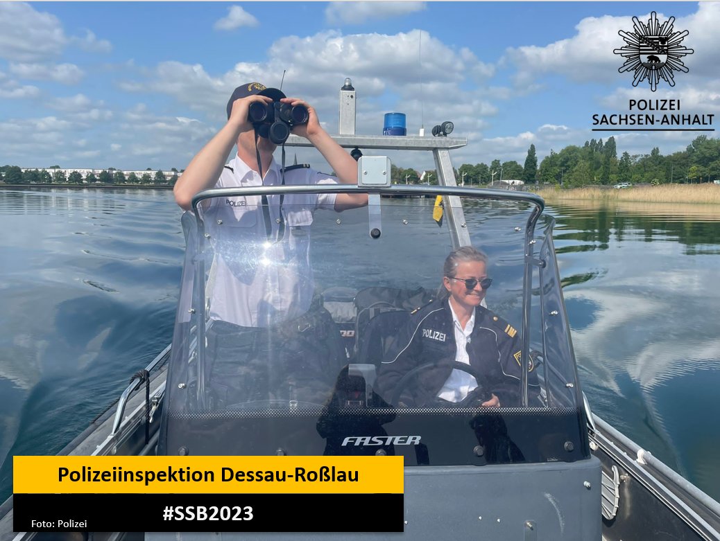 Polizei_DeRo's tweet photo. Festival Sputnik Spring Break - ab heute auch auf dem Wasser im Einsatz.
Die Kollegen des #DLRG und der #Wasserschutzpolizei
behalten von der Wasserseite aus rund um das Festivalgelände auf der Halbinsel #Pouch alles im Blick und sorgen für eure Sicherheit.
#SSB23 https://t.co/Ju8fEGqcGd