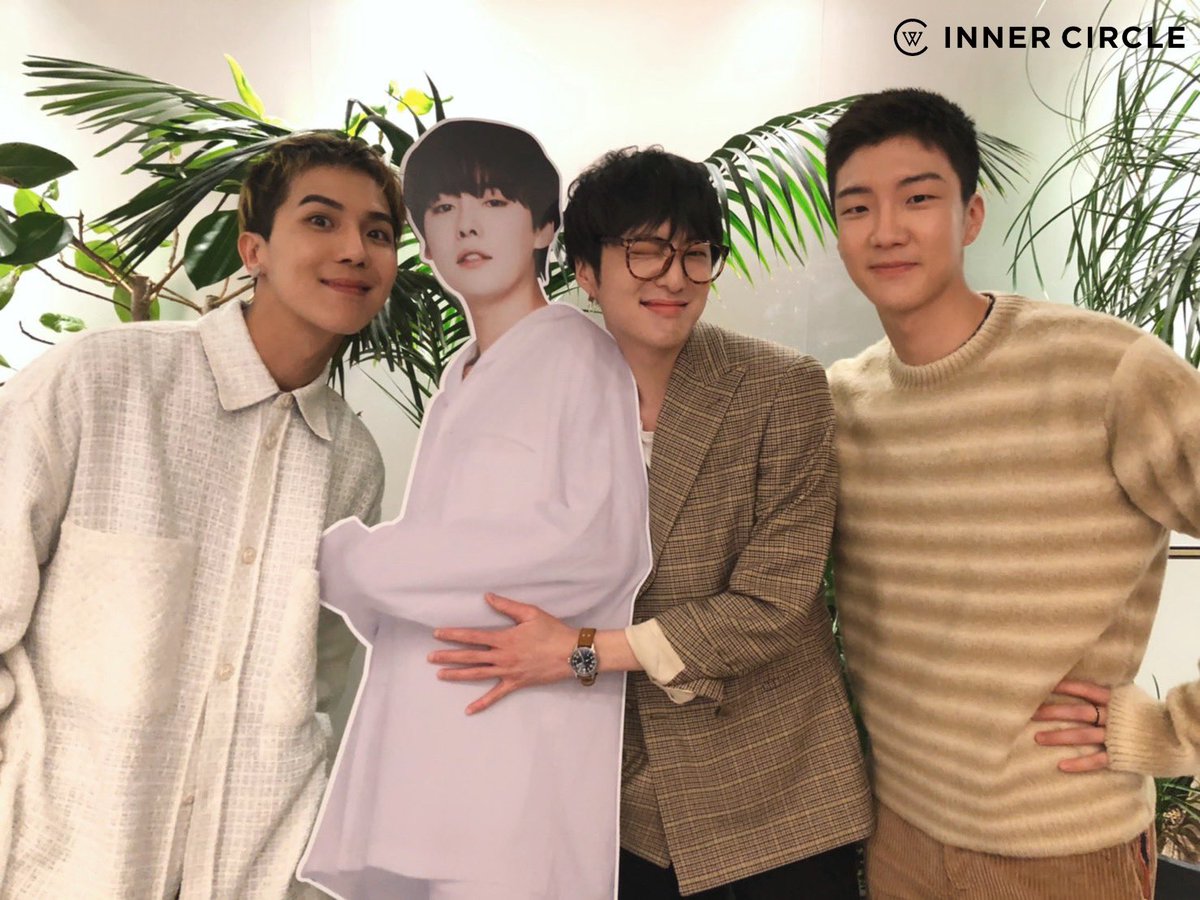 NisaForYoon's tweet photo. How WINNER cope with enlistment - A thread

- Jinu’s enlistment https://t.co/BTOmoZY9Sn
