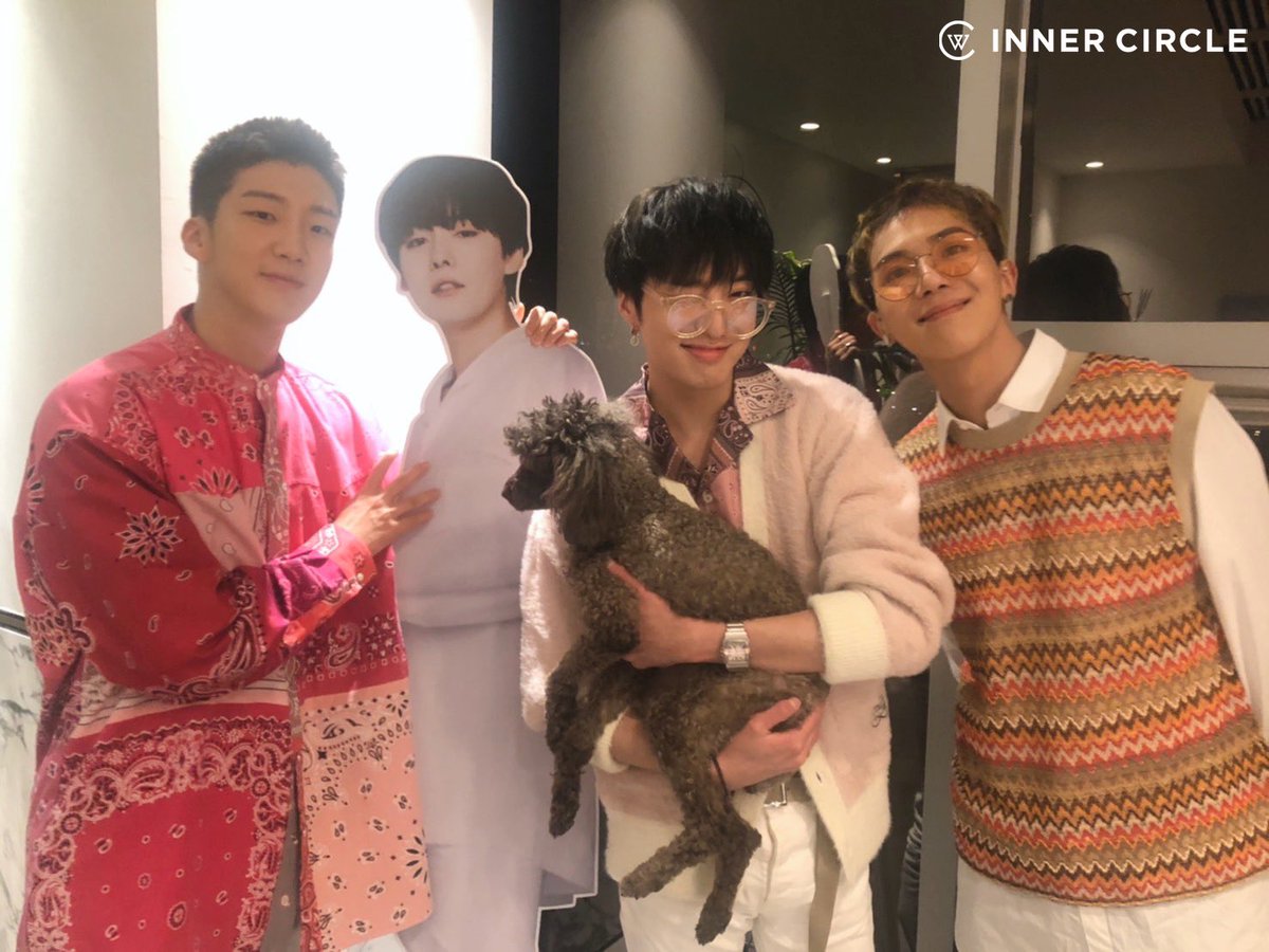 NisaForYoon's tweet photo. How WINNER cope with enlistment - A thread

- Jinu’s enlistment https://t.co/BTOmoZY9Sn