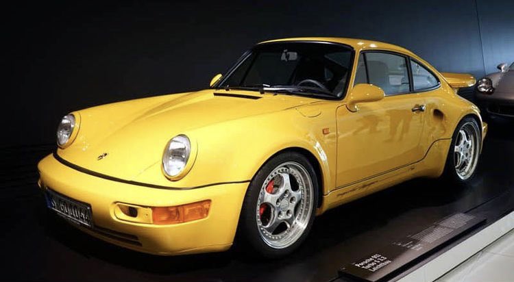 964 TurboS in speed yellow….😱💛