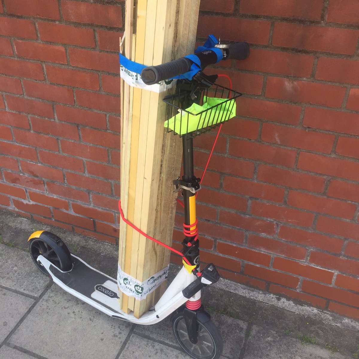 shazkhala's tweet photo. I’ve a car... I thought about driving her to @TravisPerkinsCo for my way-up-there idea only my push scooter seriously does the job! For anyone worried about transportation... Guys over at Travis are bloomin’ marvellous https://t.co/NR4reCtlfk