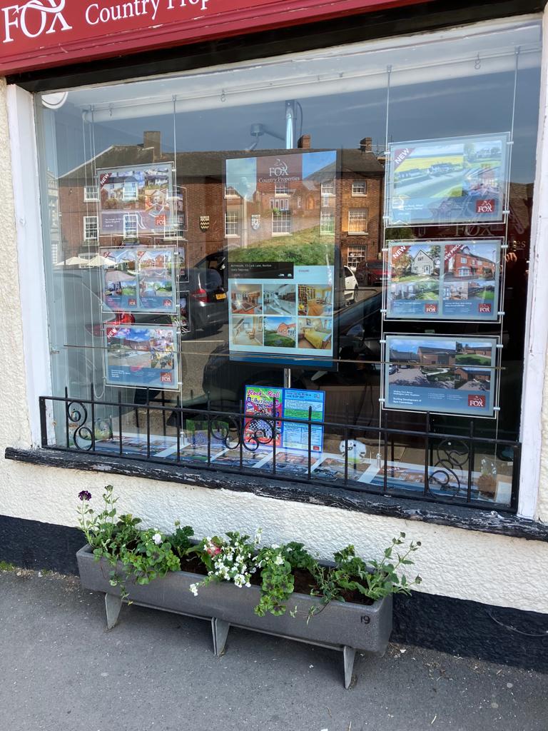 Bosworth in Bloom have been out this morning planting up the trough in front of our window at our Market Bosworth office🌷

Fantastic as always and a huge thanks to them 👏

We cant wait to see how lovely it looks in full bloom 🌻
#marketbosworth #leicestershire #bosworthinbloom