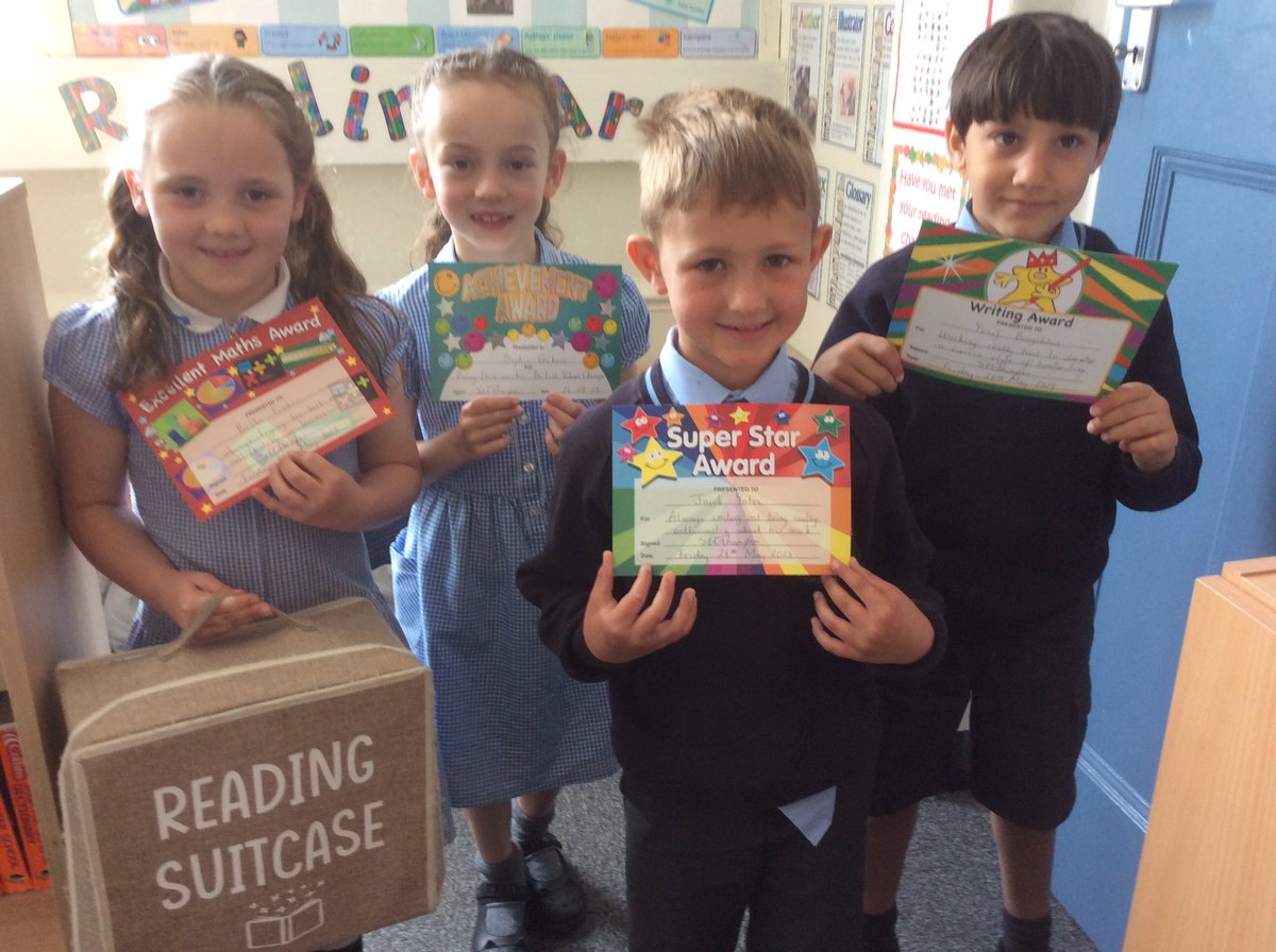 Certificate Superstars 
A huge round of applause goes to the following children:
Star of the Week - Jacob 🌟
Maths Award - Bella 🧮
Writer of the Week - Yosif ✍🏻
British Values - Sophie 🏅
Reading Challenge - Bella 🧳