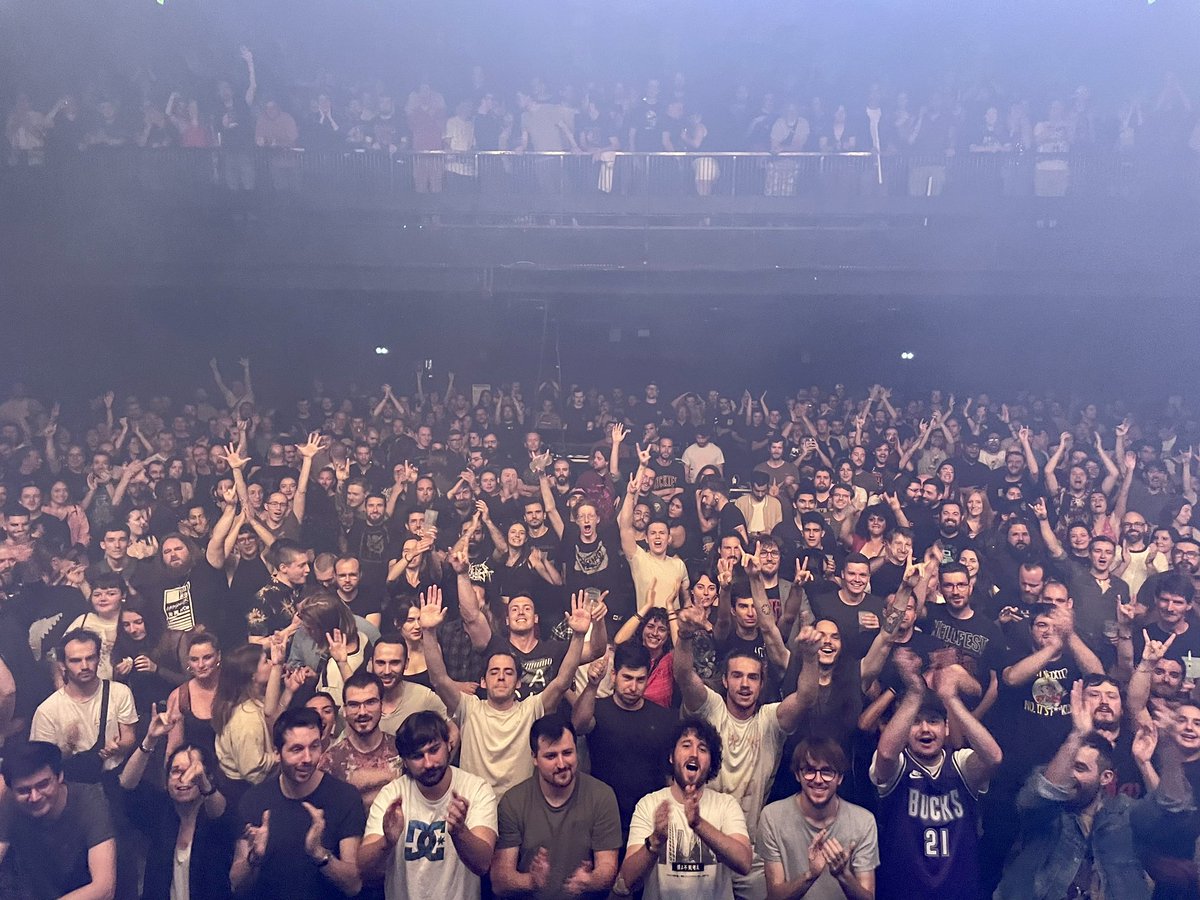 Jean Jean (@jeanjeanband) on Twitter photo La photo n’est pas assez grande pour vous dire merci 🤩 <a href="/Krakatoa_33/">Krakatoa</a> <a href="/carpenter_brut/">Carpenter Brut</a> Ce soir c’est <a href="/lamaroquinerie/">La Maroquinerie</a> avec <a href="/Tip_Stevens/">Tip Stevens</a> La photo n’est pas assez grande pour vous dire merci 🤩 <a href="/Krakatoa_33/">Krakatoa</a> <a href="/carpenter_brut/">Carpenter Brut</a> Ce soir c’est <a href="/lamaroquinerie/">La Maroquinerie</a> avec <a href="/Tip_Stevens/">Tip Stevens</a>