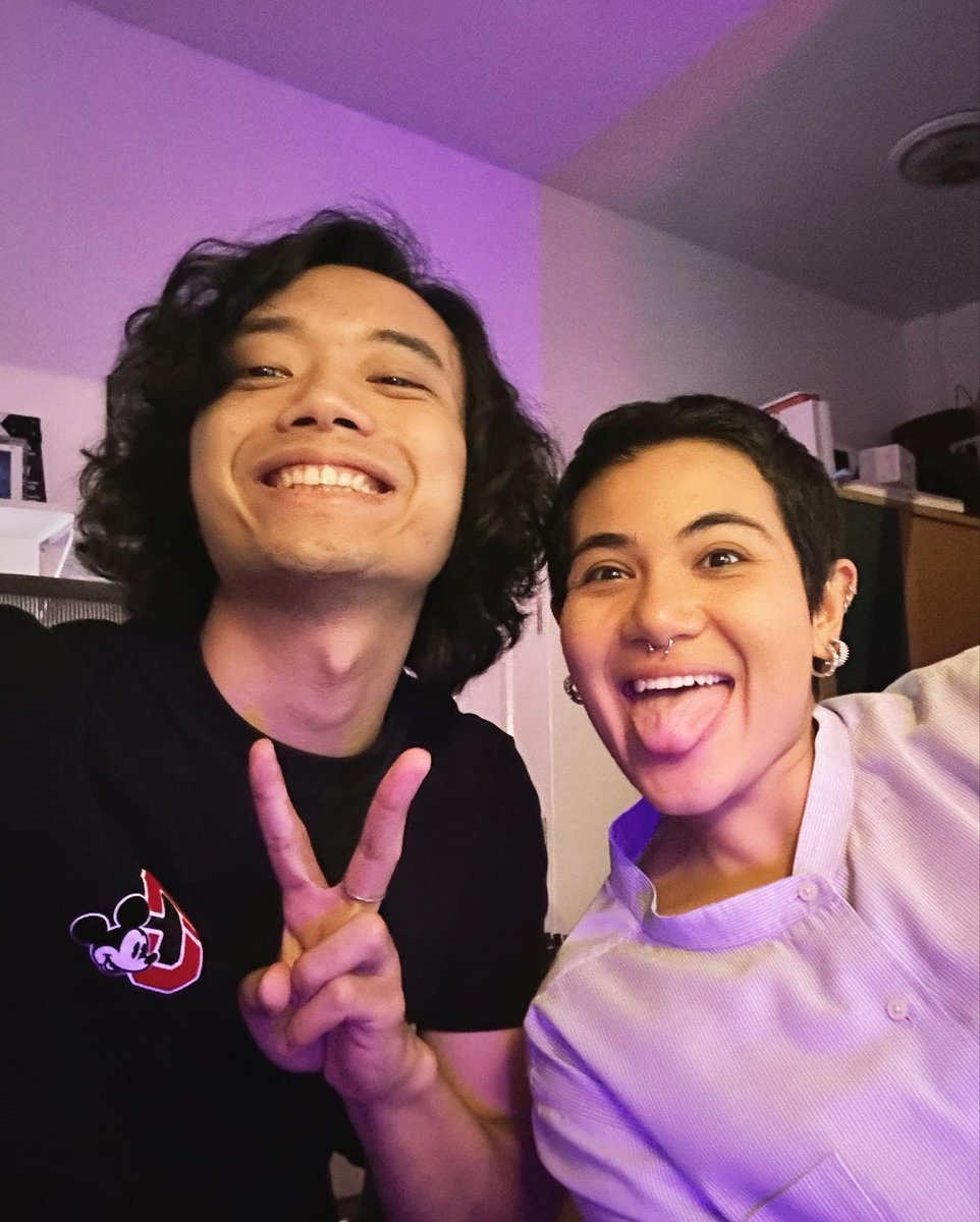 BILLbilly01's tweet photo. This song has to be you @silvymusic_ 

และนี่คือ production ล่าสุดของผมครับ

เพลงนี้อยู่กับเรามานานมาก ขึ้นเดโม่แรกตั้งแต่ต้นปีที่แล้ว (อยู่มาเกินปีแล้ว) แรกเริ่มเพลงนี้จะถูกร้องโดยคนอื่น แต่ด้วยเหตุผลหลากหลายประการทำให้ต้องเปลี่ยนคนร้อง จนสุดท้ายก็เป็นอย่างที่ทุกคนได้ฟัง https://t.co/uSabtCbbDv