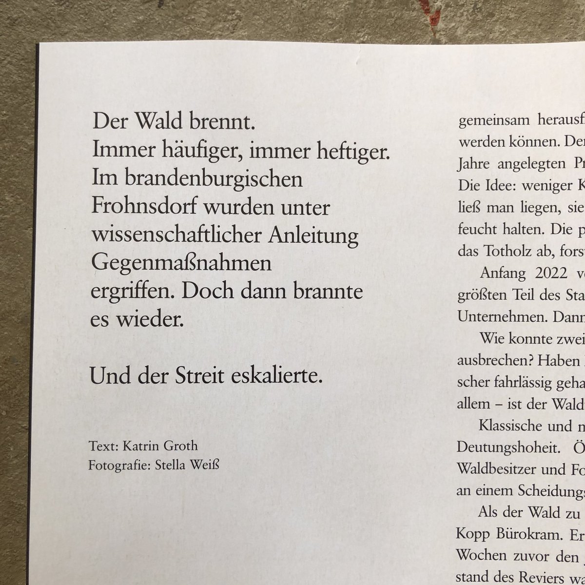 Gestern wurde unsere Geschichte über den Waldbrand in Treuenbrietzen, Brandenburg in <a href="/brand_eins/">Alexander</a> veröffentlicht. 
<a href="/iamkatringroth/">Katrin Groth</a> und ich waren letzten Sommer für 9 Tage in Brandenburg unterwegs und haben für die Geschichte recherchiert.