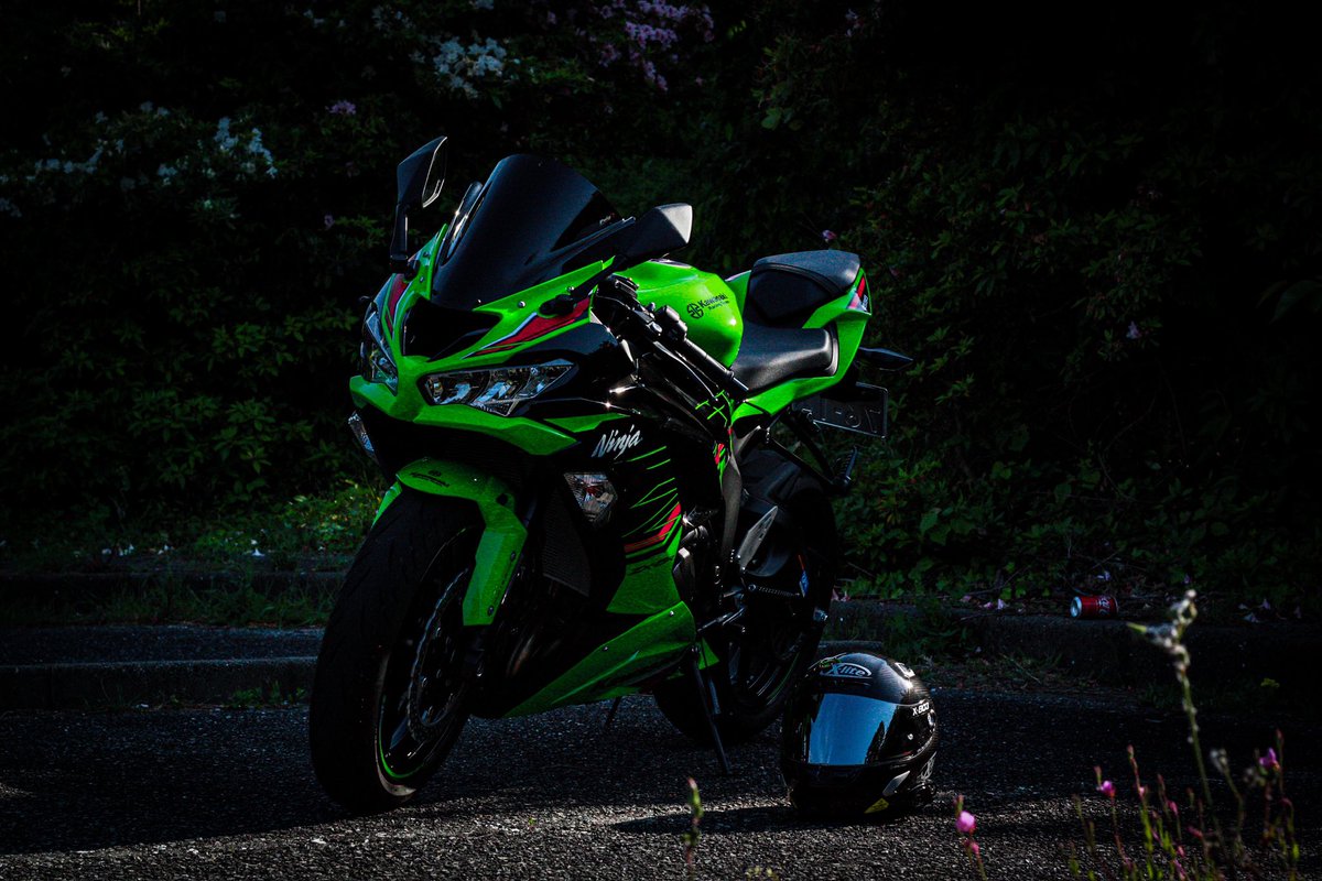 c_fk_b's tweet photo. バイク乗り換えたので

名前 kota
年齢 20
性別 男
趣味 🏍³₃
好きな事 全部好きや
#バイク好きと繋がりたい 
#バイク乗りとして軽く自己紹介
#zx6rkrtedition https://t.co/uDEFJvJpPR