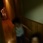 もう夜しか眠れない。妹から送られてきた「鬼ごっこの写真」