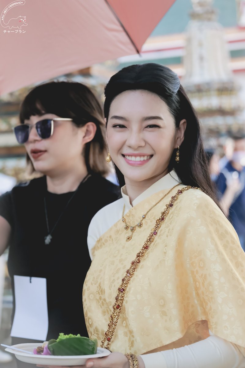 THRP1234's tweet photo. ของหวานนั่นคือความสุขของคุณหนูลำจวน

Budsaba Galanight

#บุษบากาล่าลุยไฟ
#บุษบาลุยไฟ 
#CherprangAreekul 
#CherprangBNK48 https://t.co/Dhv3vskDxZ
