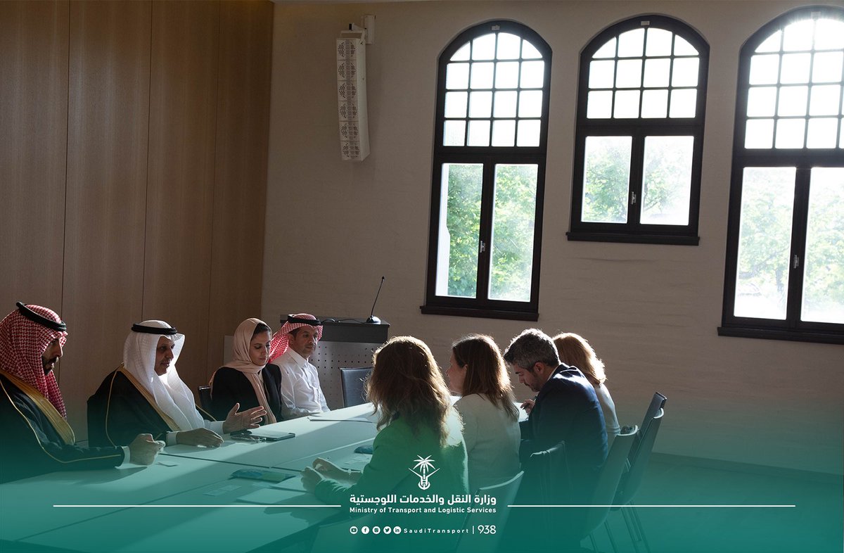 SaudiTransport's tweet photo. وعلى هامش منتدى النقل العالمي المقام في مدينة لايبزغ الألمانية، عقد معالي نائب وزير النقل والخدمات اللوجستية د. رميح الرميح، عدداً من اللقاءات الثنائية مع وزراء ورؤساء الوفود المشاركة ومنها: جمهورية الصين الشعبية، وجمهورية فرنسا، ومملكة إسبانيا، وجمهورية تشيلي، وجرى خلال اللقاءات الثنائية بحث أوجه التعاون المشترك في مجالات النقل المختلفة.

#وزارة_النقل_والخدمات_اللوجستية