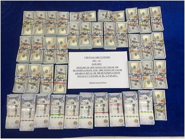 On 25.05.23, a pax bound for Singapore by SQ-529 was intercepted by Customs. 
On examination of his person & check-in baggage, foreign currency worth ₹3.37 Crore was recovered/ seized under CA, 1962 r/w Foreign Exchange Management Act.  
Pax was arrested and investigation is on.