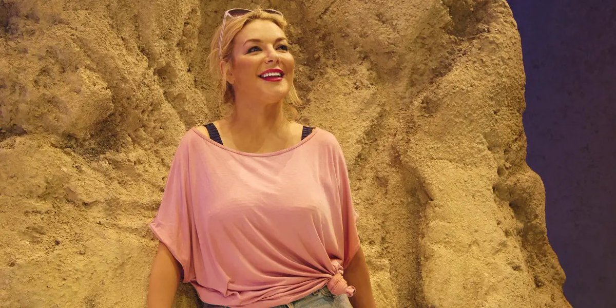 Delightful to see the gorgeous <a href="/Sheridansmith1/">sheridan frances smith</a> enjoying herself so much in <a href="/davidsoho1/">David Pugh</a> lovely production of #ShirleyValentine <a href="/dukeofyorksLDN/">Duke of York's Theatre</a> . You missed a joyous night. 

nickwaynereviews.blogspot.com/p/nt-rutherfor…