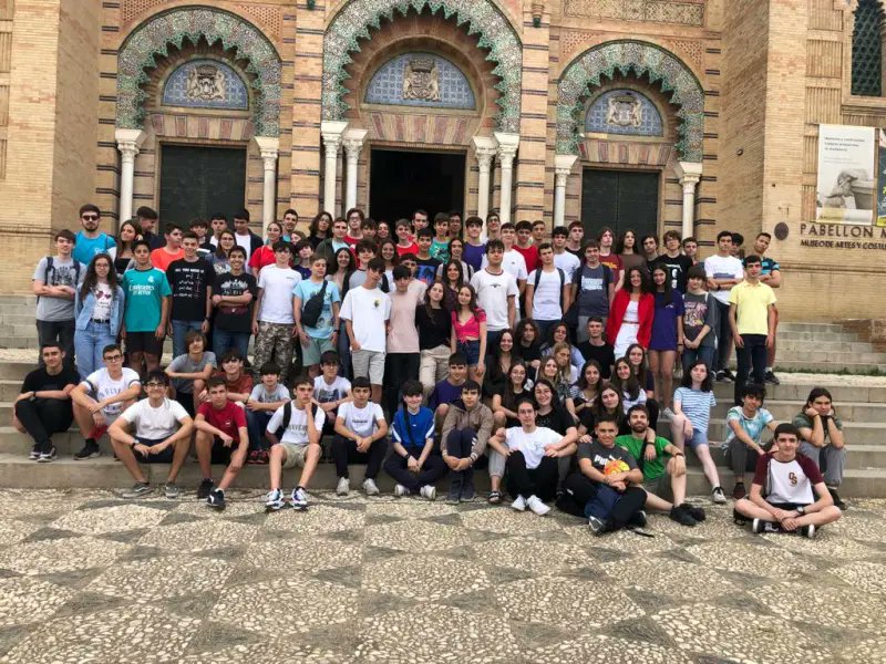 El pasado 21 de mayo en Sevilla, se celebró el acto de clausura de la edición 22/23 del proyecto ESTALMAT. La Cátedra Hidralia apoya el fomento de las vocaciones STEM, formando parte de los patrocinadores del acto. catedrahidralia.ugr.es/informacion/no…